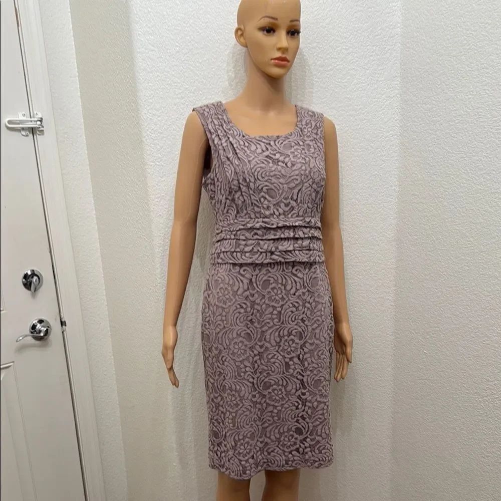 Elegant Lace Sleeveless Dress - Purple